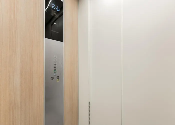 Brand New 2Bdroom Free Parking Apartment