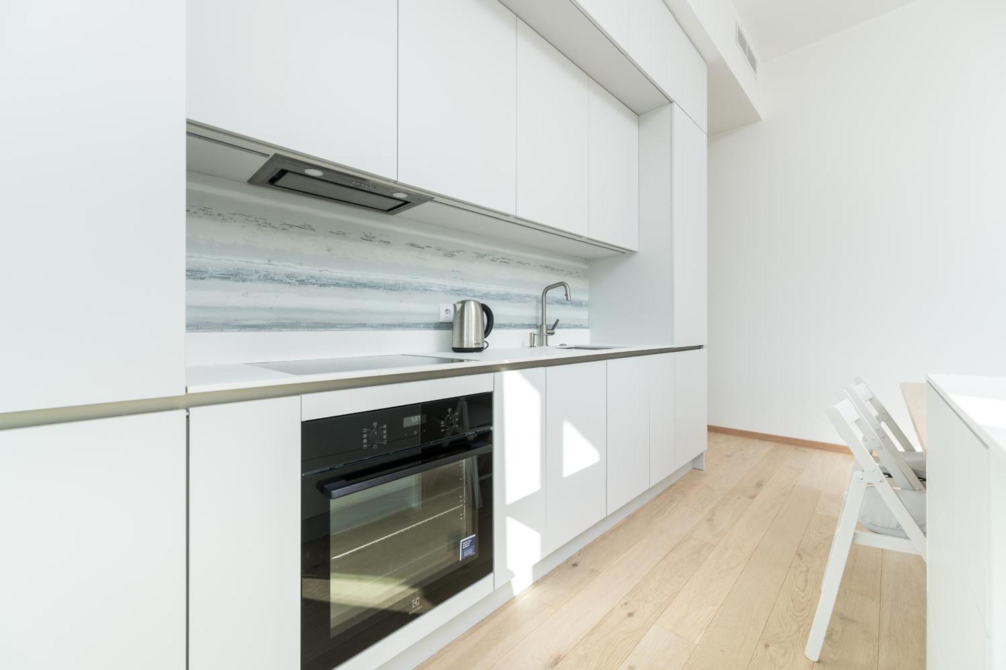 Brand New 2bdroom Free Parking *